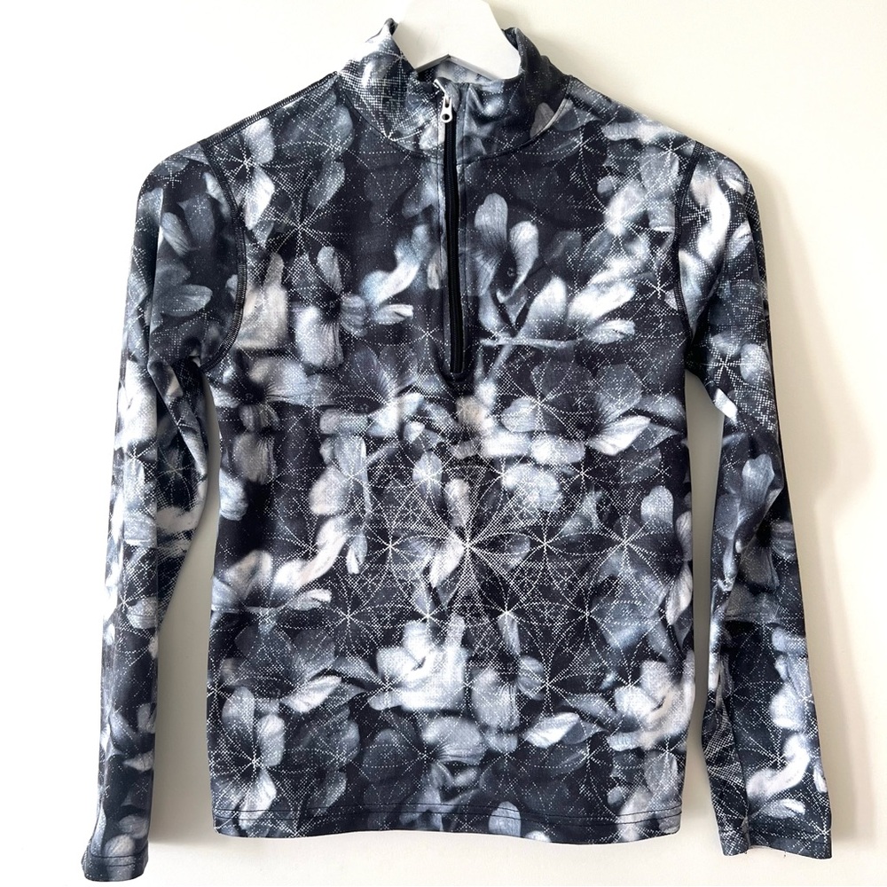 Obermeyer Floral Patterned 1/2 Zip Top Size Medium